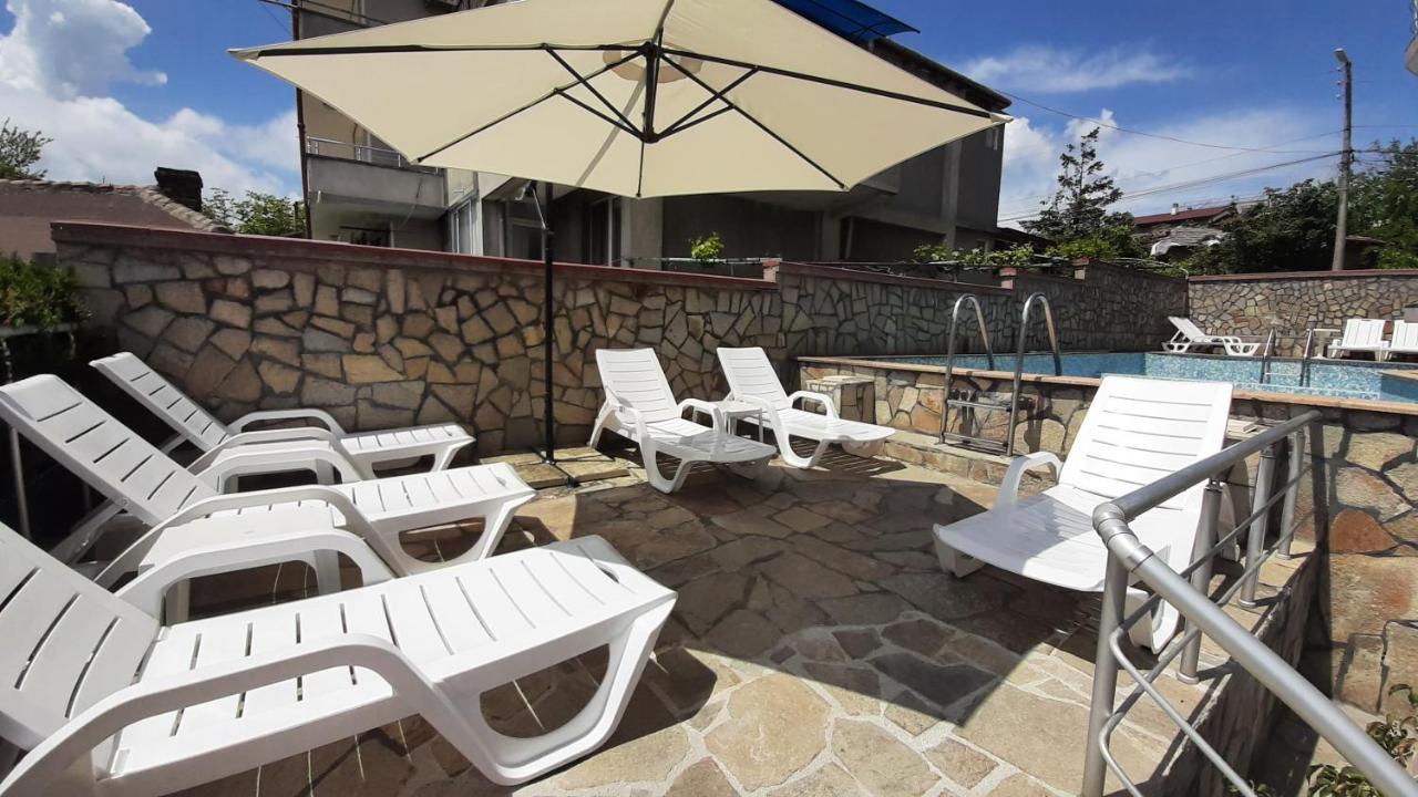 Family Hotel Favourite Обзор Екстер'єр фото