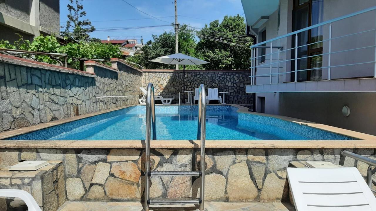 Family Hotel Favourite Обзор Екстер'єр фото